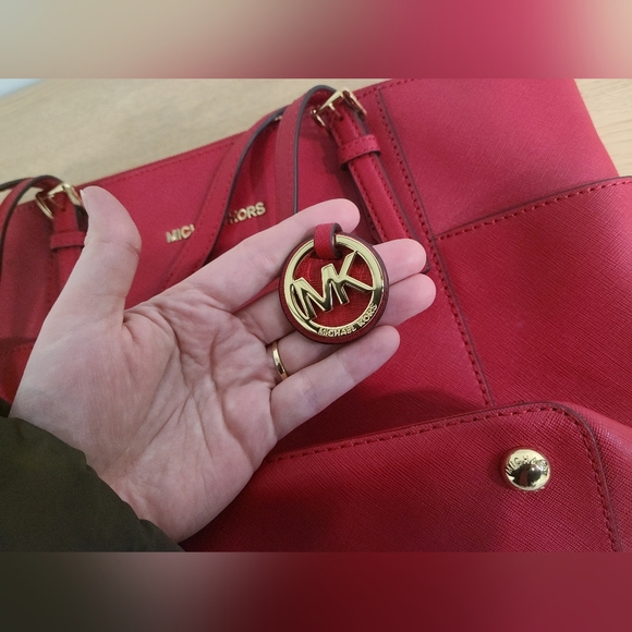 NWT Michael Kors JetSet tote in Chili - Picture 4 of 11